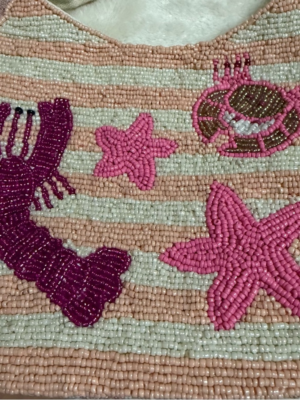 LULU pink beaded bag with lobster and stars - Picture 6 of 6